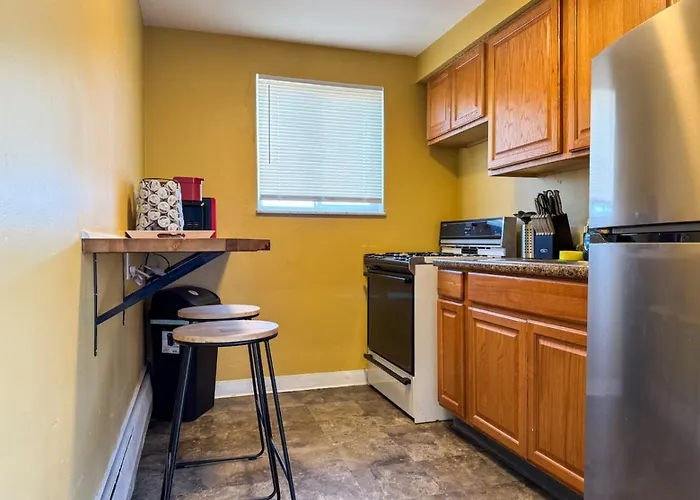 Apartment 4 With 4 Bedrooms And Parking Wifi *
