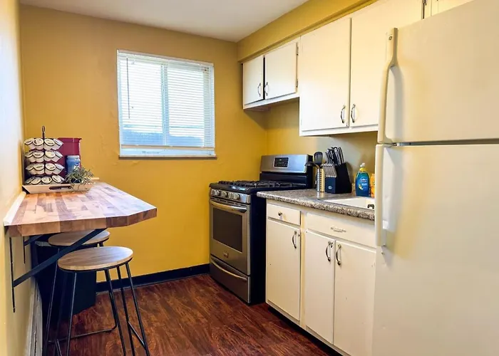 Apartment 4 With 4 Bedrooms And Parking Wifi Pittsburgh