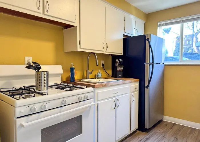 Apartment 4 With 4 Bedrooms And Parking Wifi