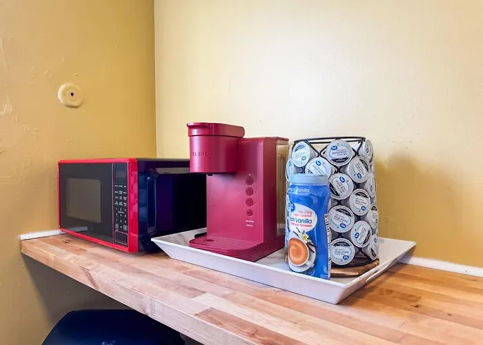 4 With 4 Bedrooms And Parking Wifi Apartment Pittsburgh